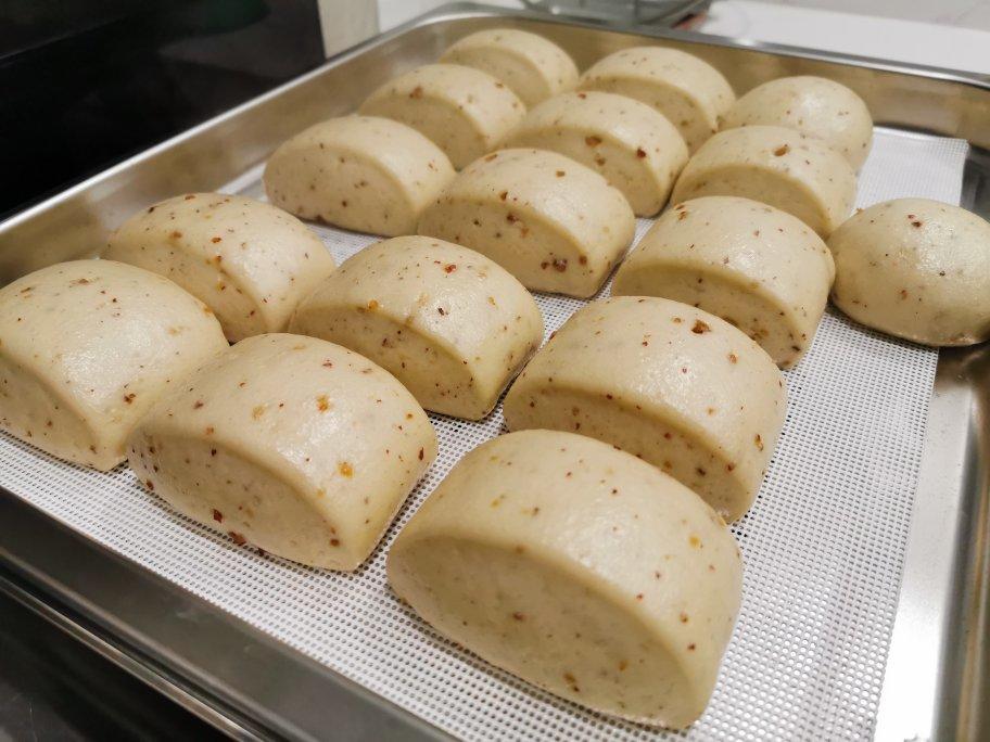 黑芝麻红枣馒头