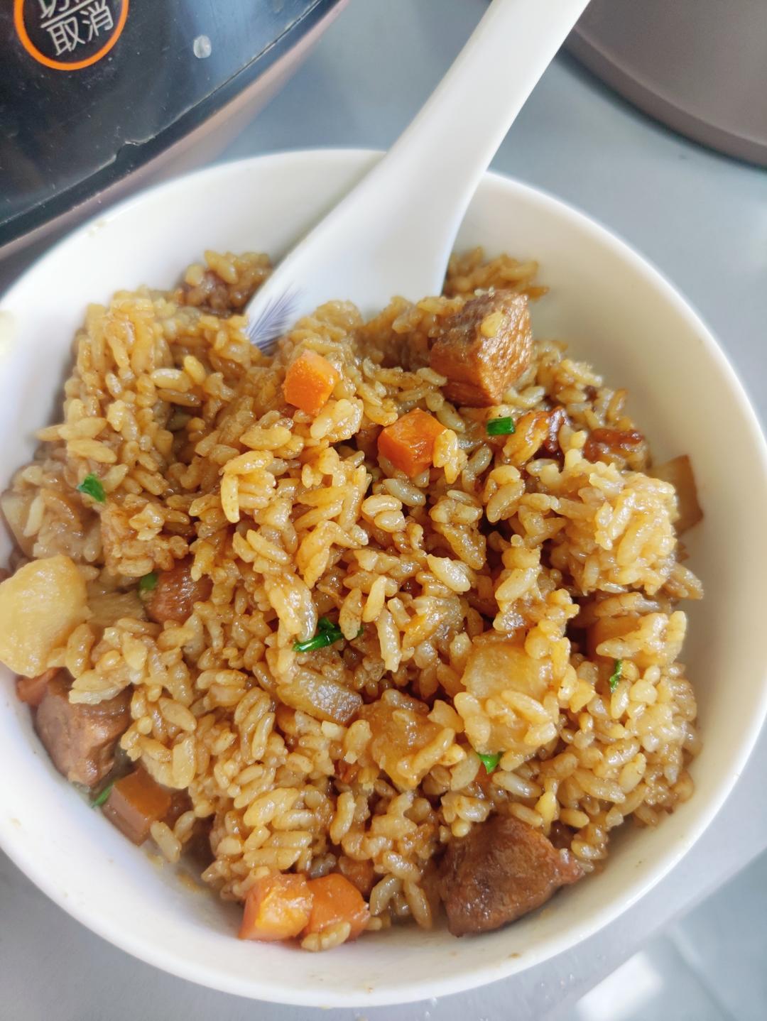 电饭锅排骨土豆焖饭