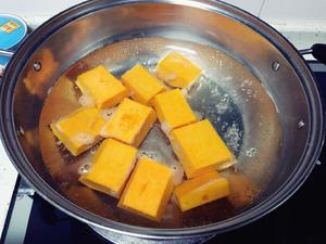 奶油南瓜浓汤的做法 步骤3