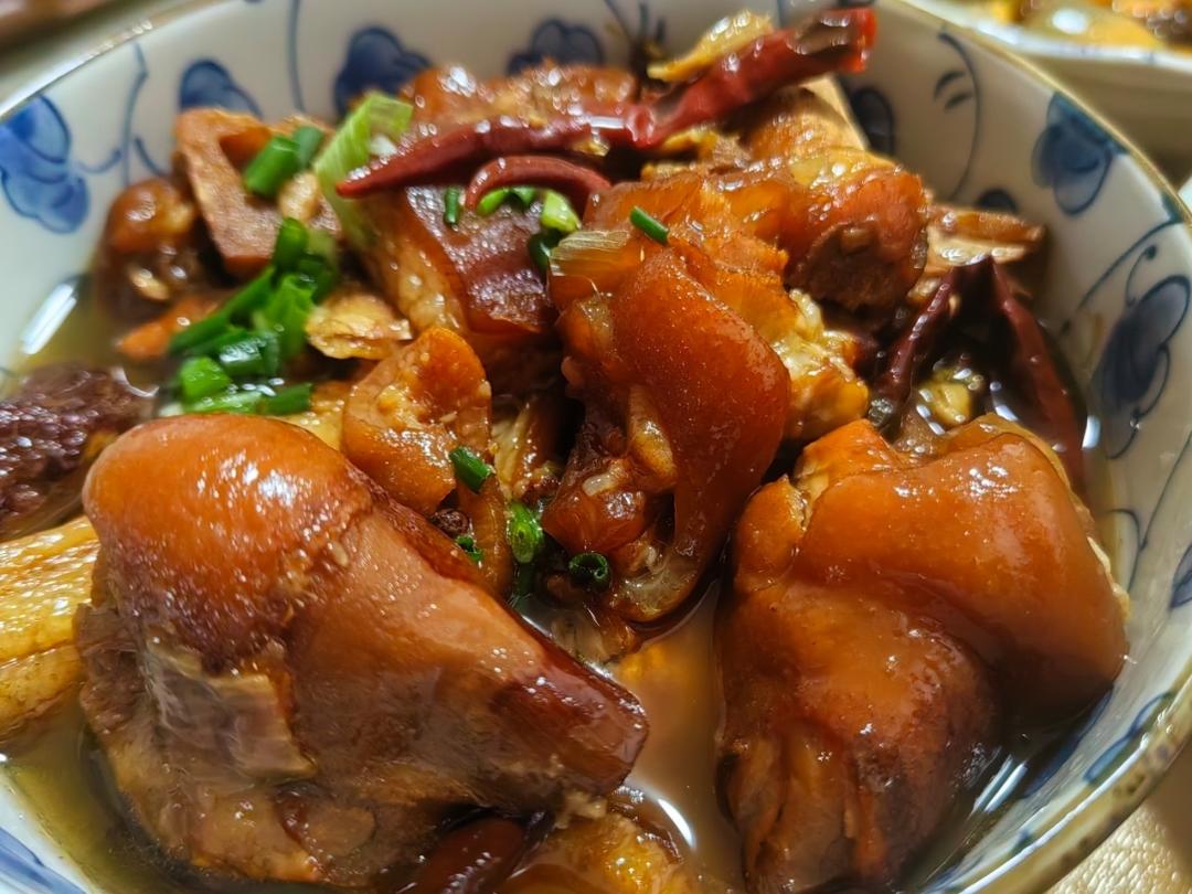 美味的家常菜：红烧猪蹄