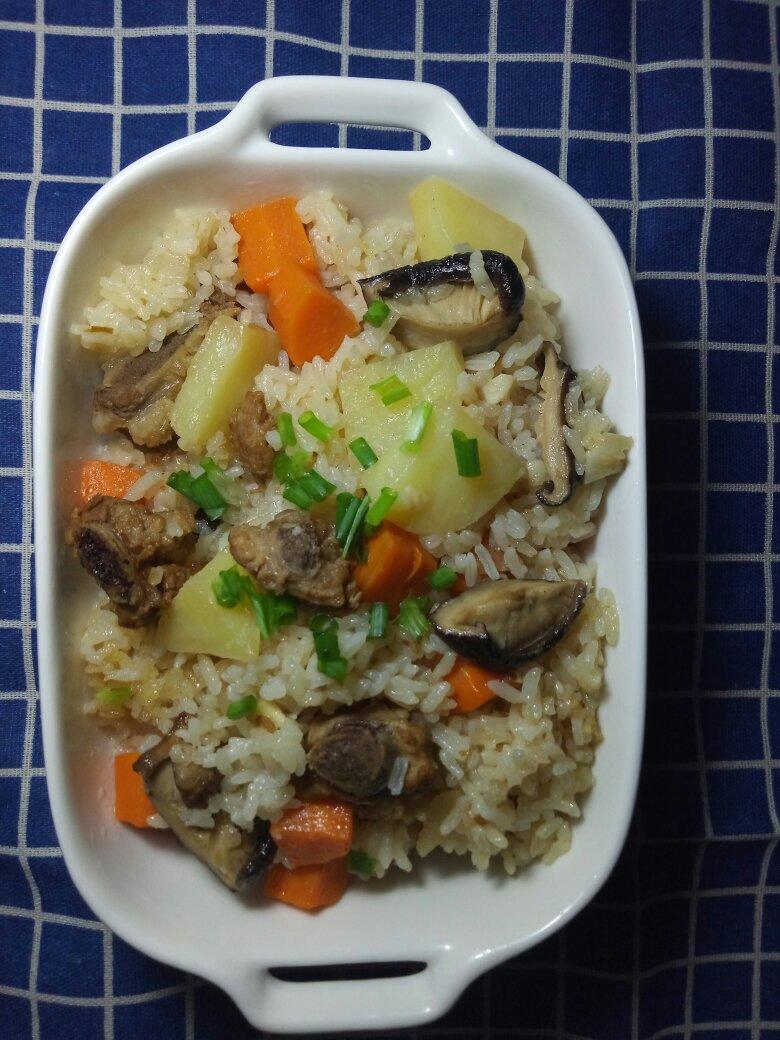 喷香排骨焖饭（爆好吃）