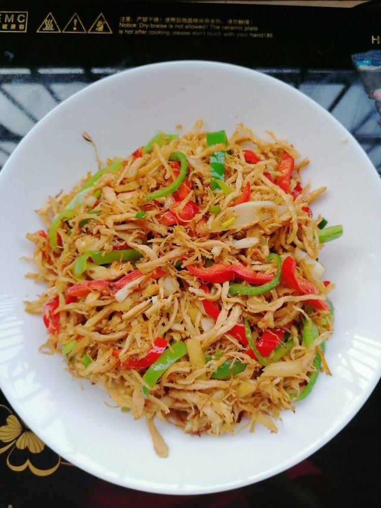 青辣椒炒鸡丝-惊艳的好吃