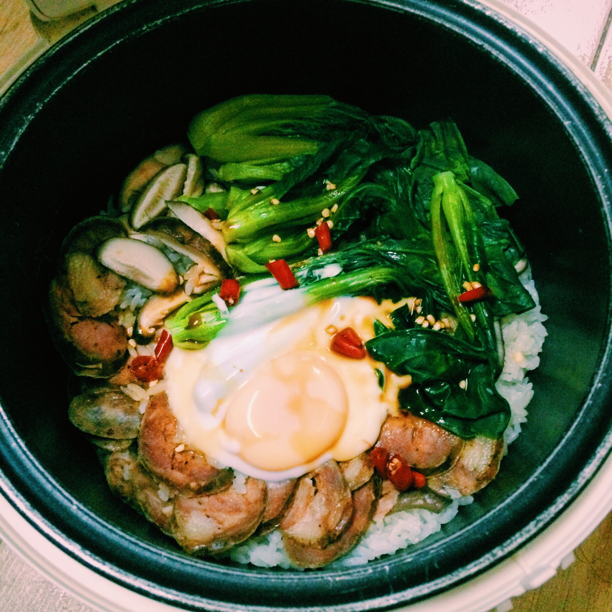 电饭煲 【电饭煲腊肠煲仔饭】 李滚球做的【电饭煲腊肠煲仔饭】