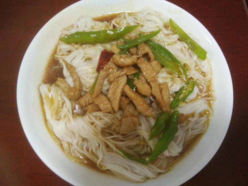 青椒肉丝拌面