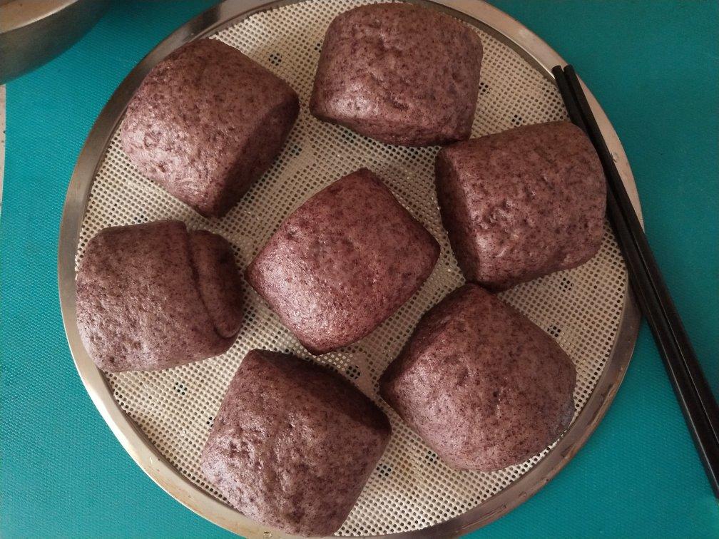 黑米粉刀切馒头