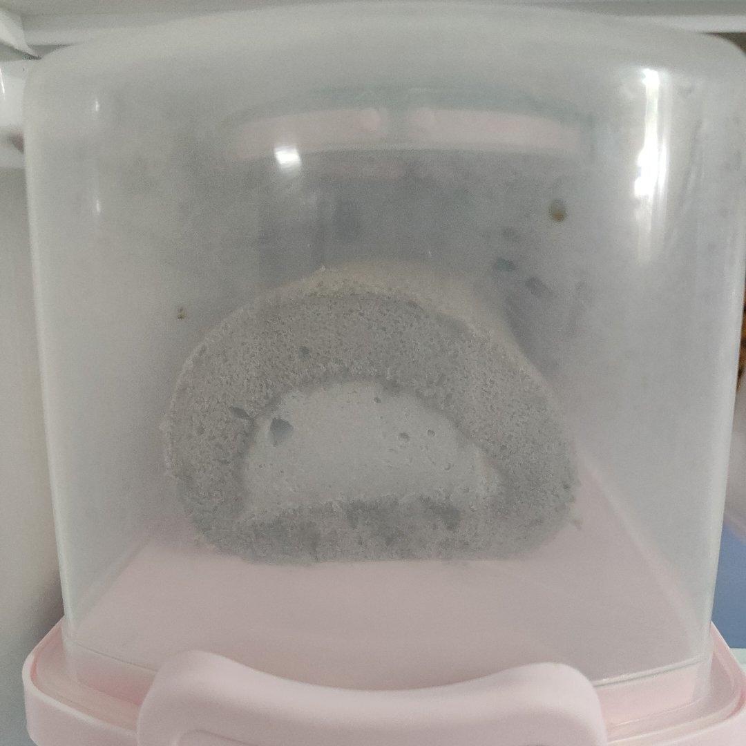 【简简厨房】黑芝麻蛋糕卷，黑芝麻奶油