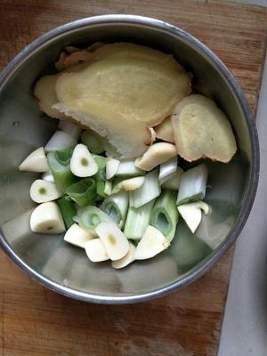 小鸡炖香菇土豆的做法 步骤4