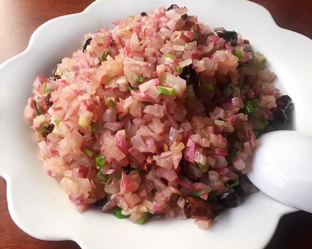 炝炒萝卜粒（很下饭喔）的做法