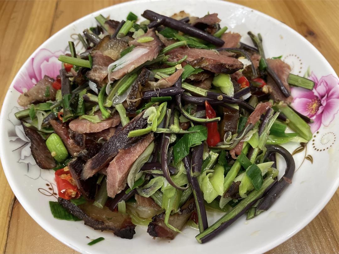 蕨菜炒腊肉