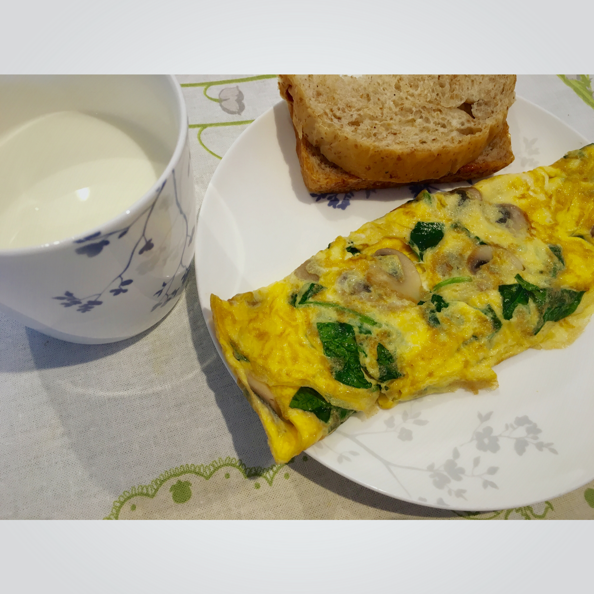 菠菜蘑菇蛋饼