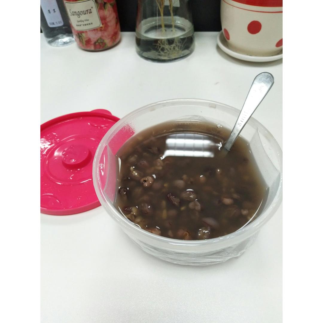 去湿养生红豆薏米双麦粥