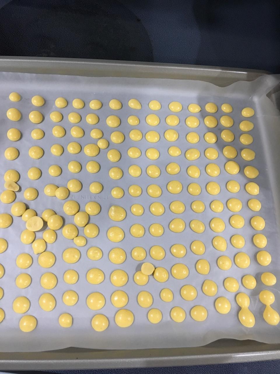 入口即化的无添加蛋黄溶豆