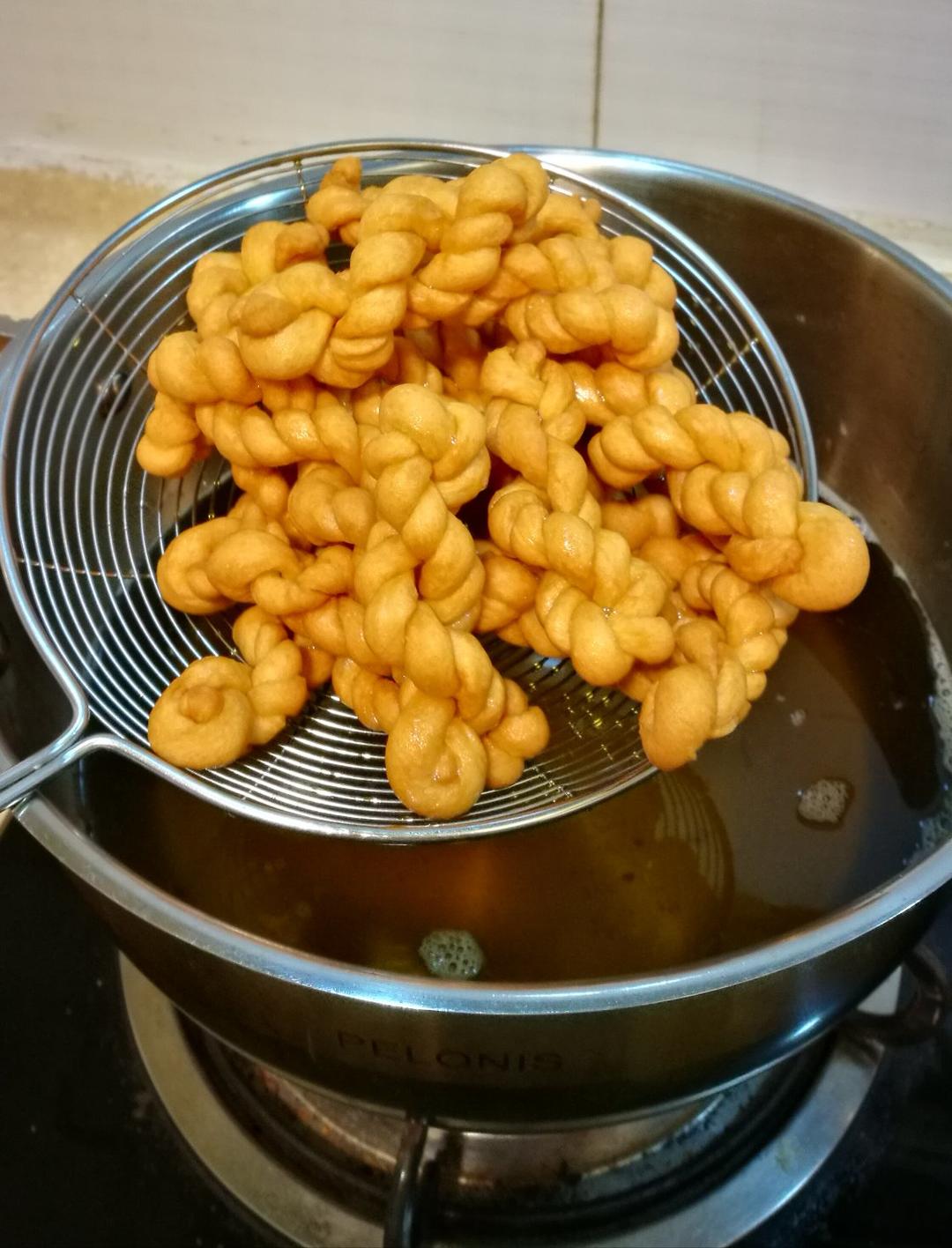 鸡蛋小麻花