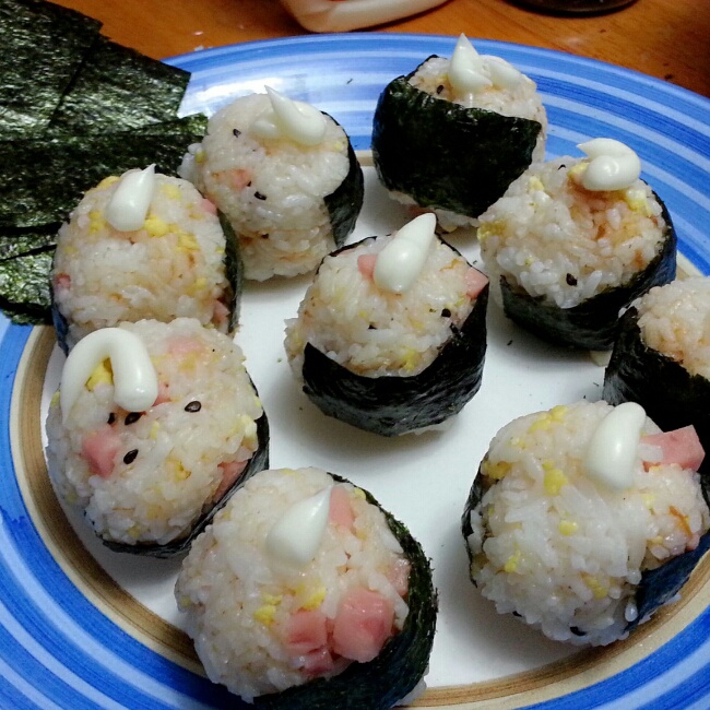 海苔肉松饭团