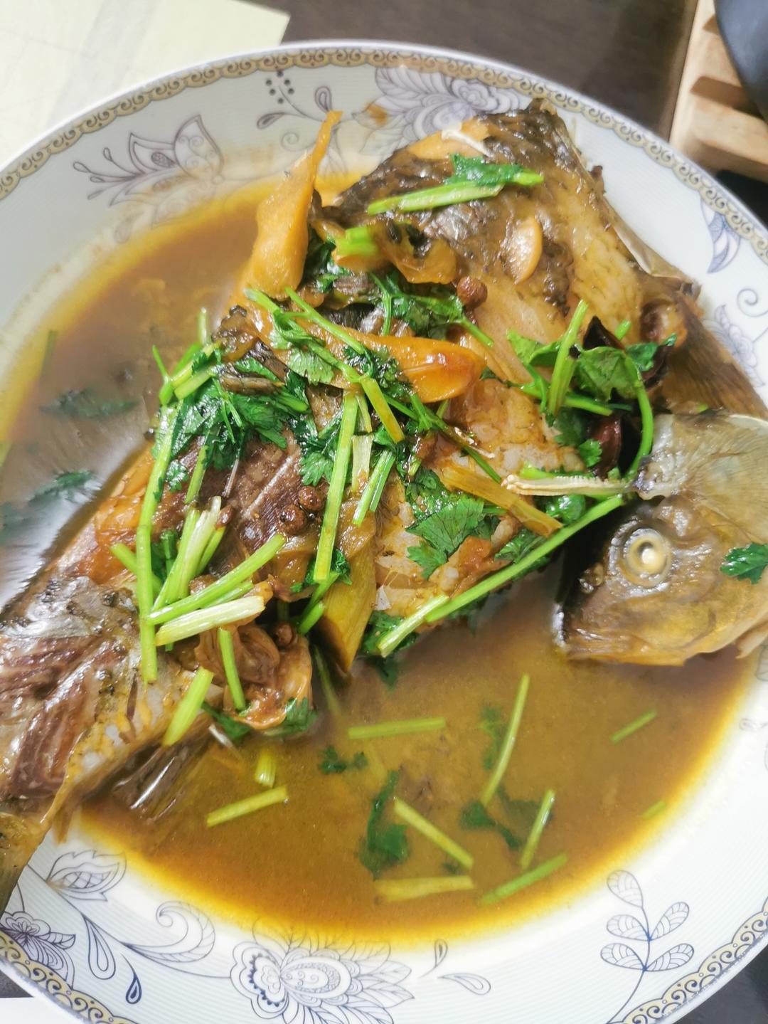 家常炖鲫鱼