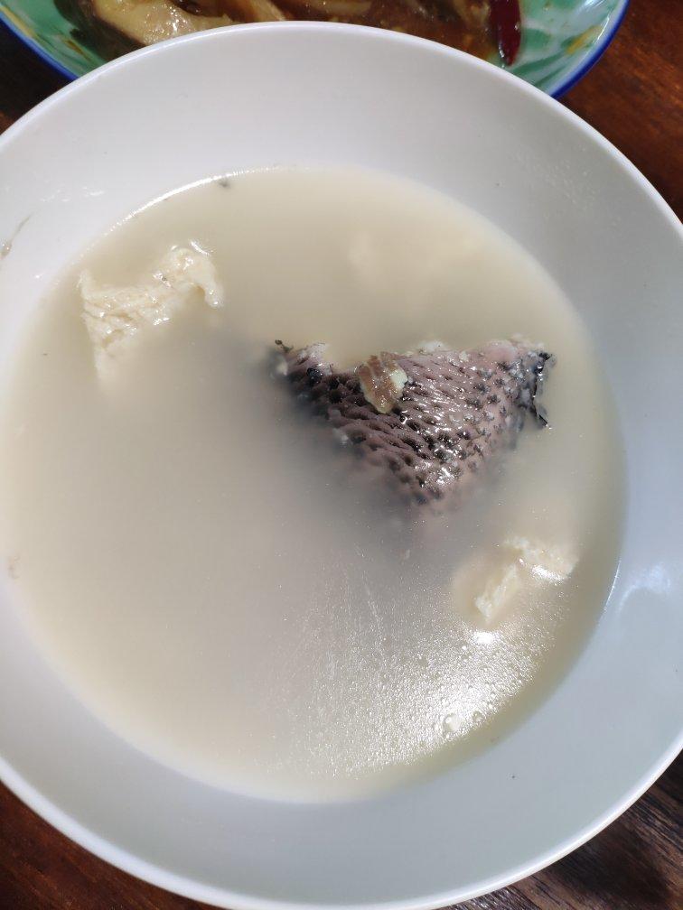 黑鱼豆腐汤
