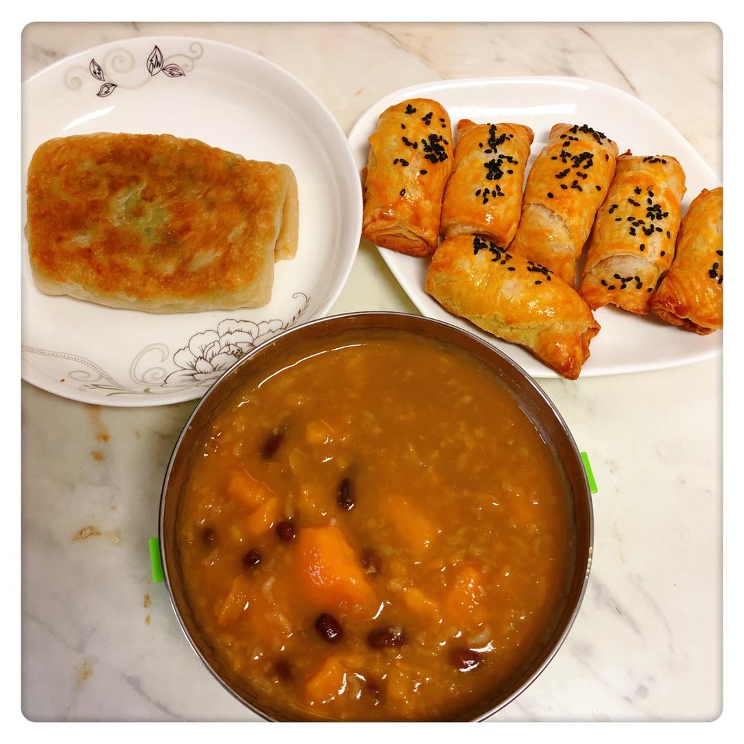 香肠酥皮卷：手抓饼皮还能这样吃，不用和面快速搞定早餐