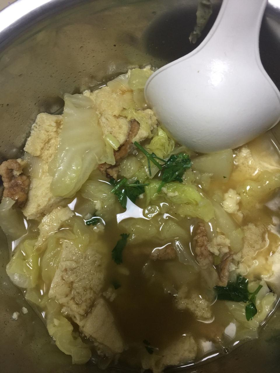 白菜炖冻豆腐