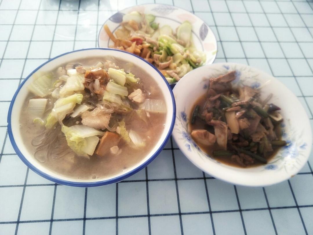 猪肉白菜炖粉条