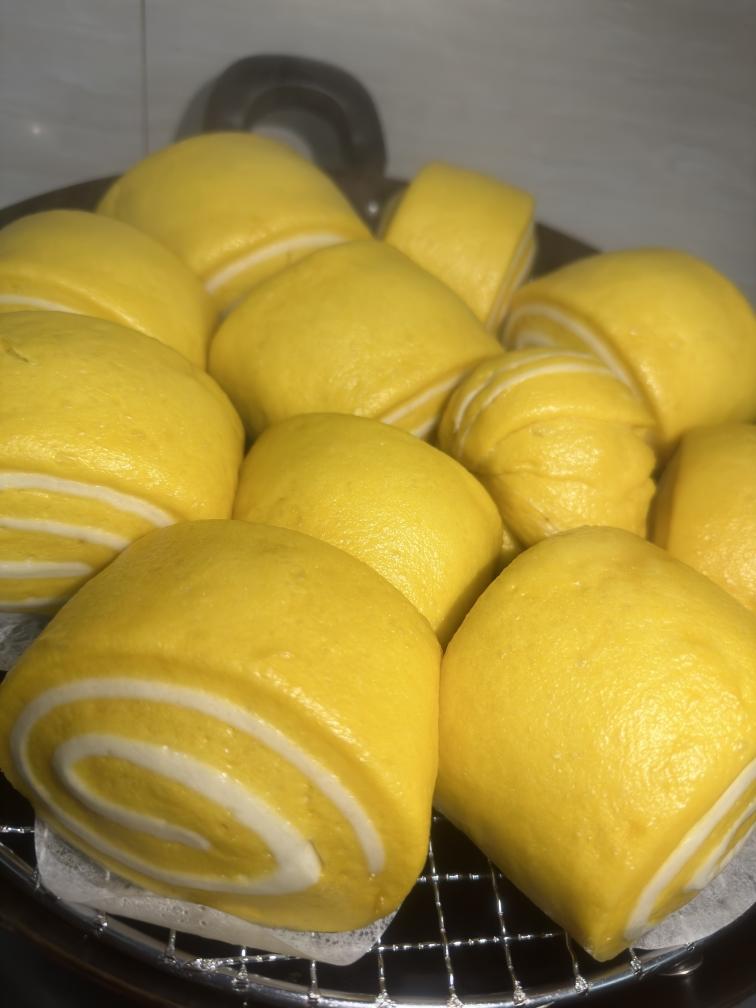 高颜值南瓜双色小馒头