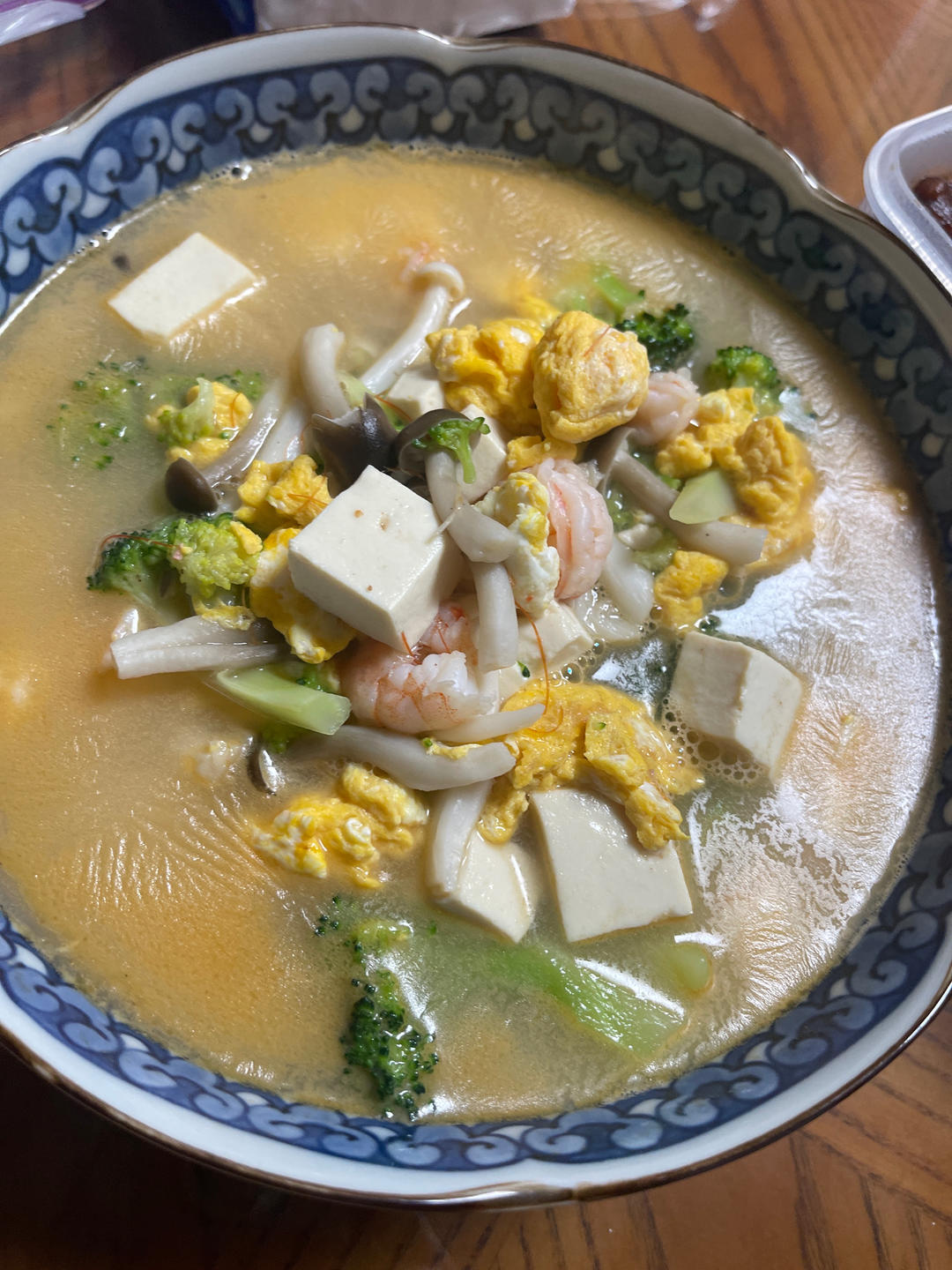 西兰花虾仁豆腐汤