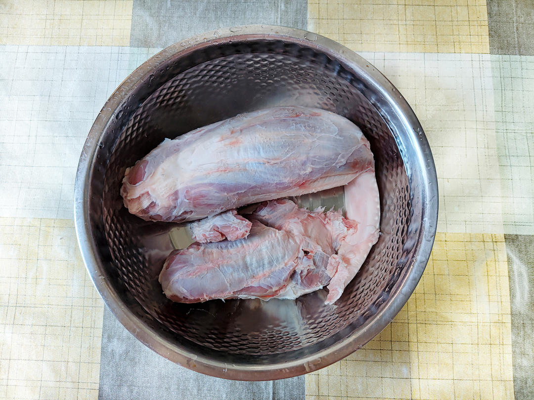 凉拌卤牛肉的做法 步骤2