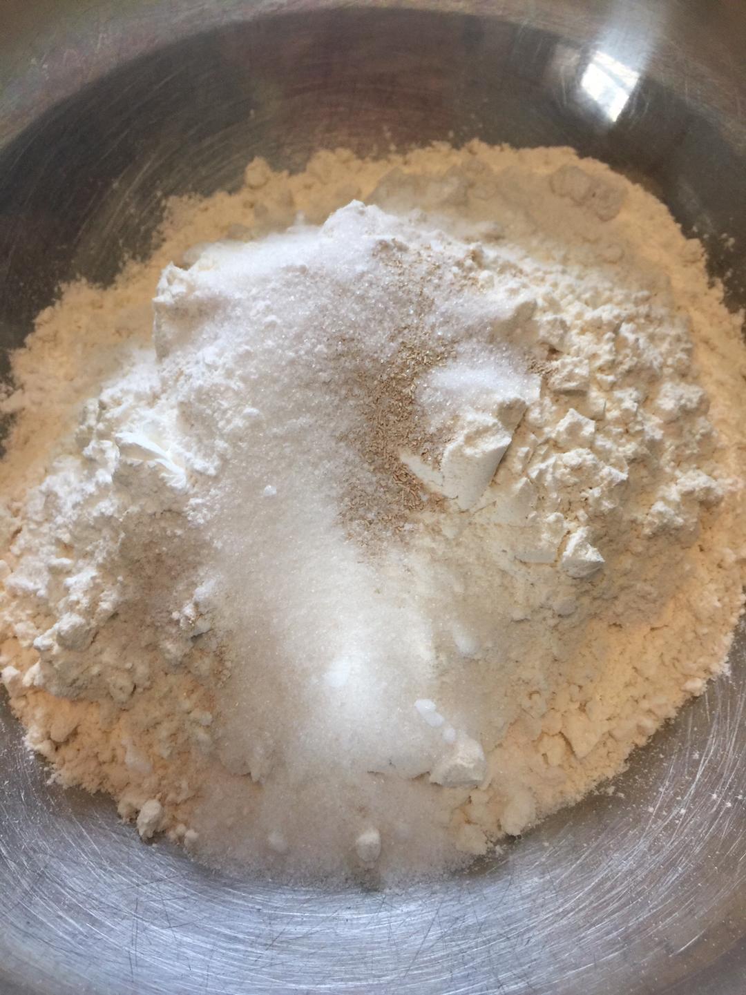 纯奶手撕吐司的做法 步骤1