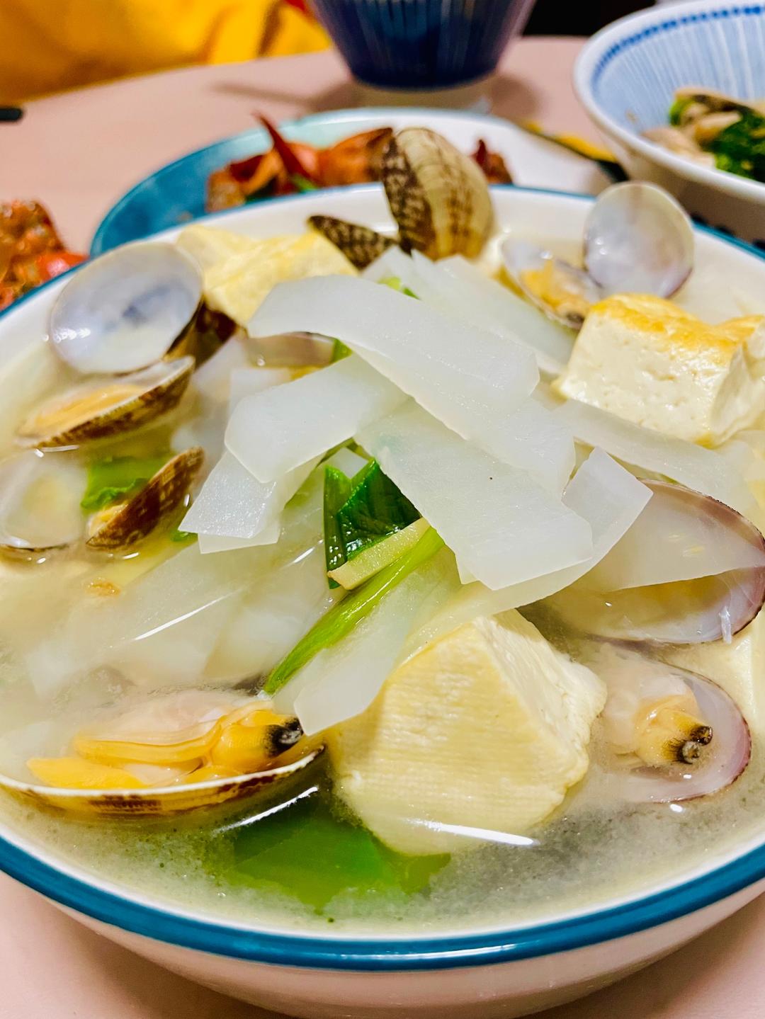 萝卜丝豆腐蛤蜊汤