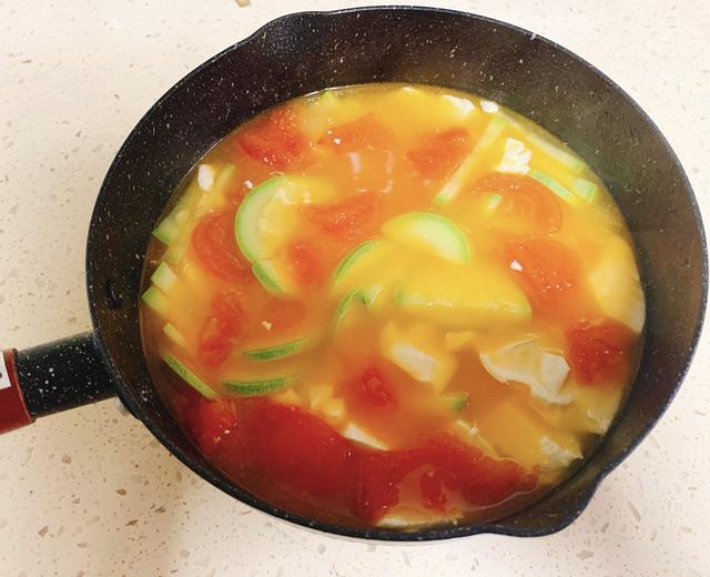 蕃茄西葫芦豆腐汤（夏季开胃汤）的做法