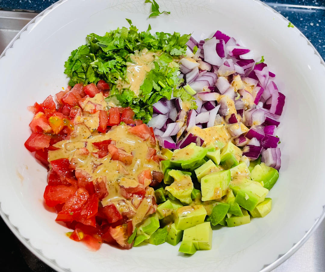 清爽开胃又低卡- 墨西哥牛油果莎莎酱 Mexican Avocado Salsa