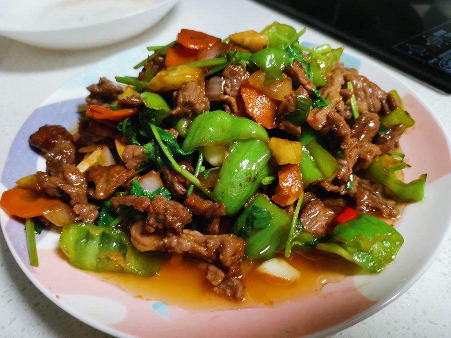 小炒牛肉（肉嫩味香）