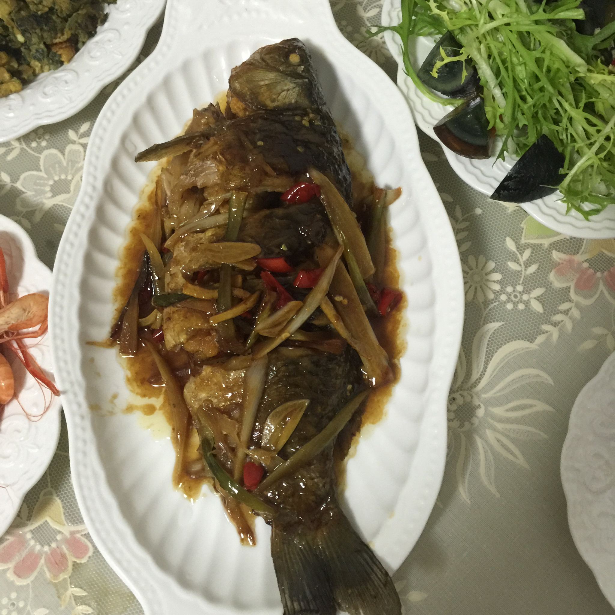 葱烧鲫鱼