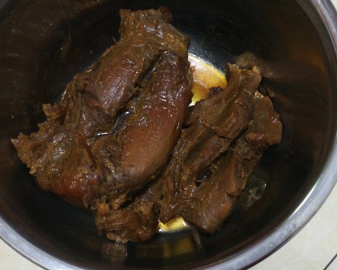 电炖锅酱牛肉的做法 步骤10