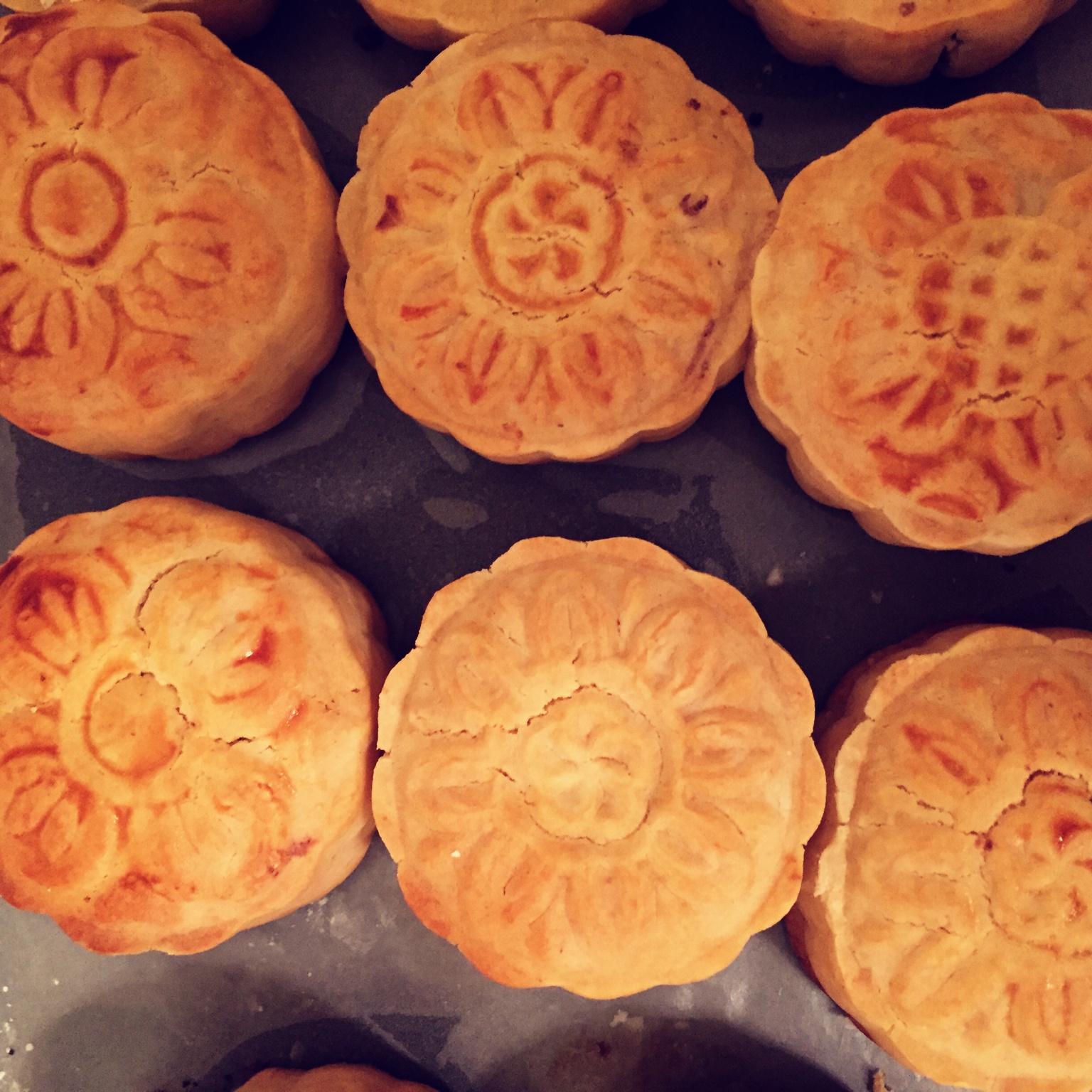 广式月饼—蛋黄莲蓉月饼