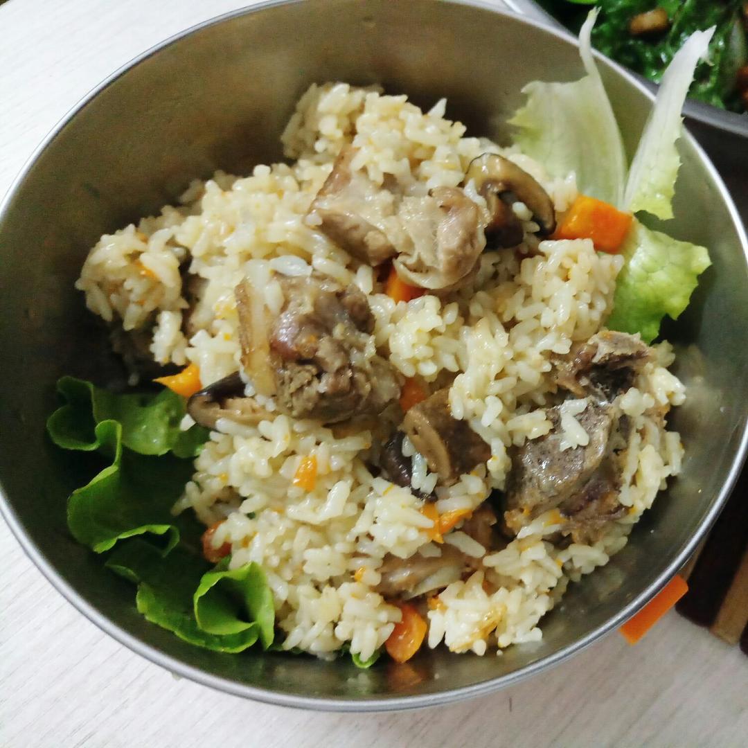 喷香排骨焖饭（爆好吃）