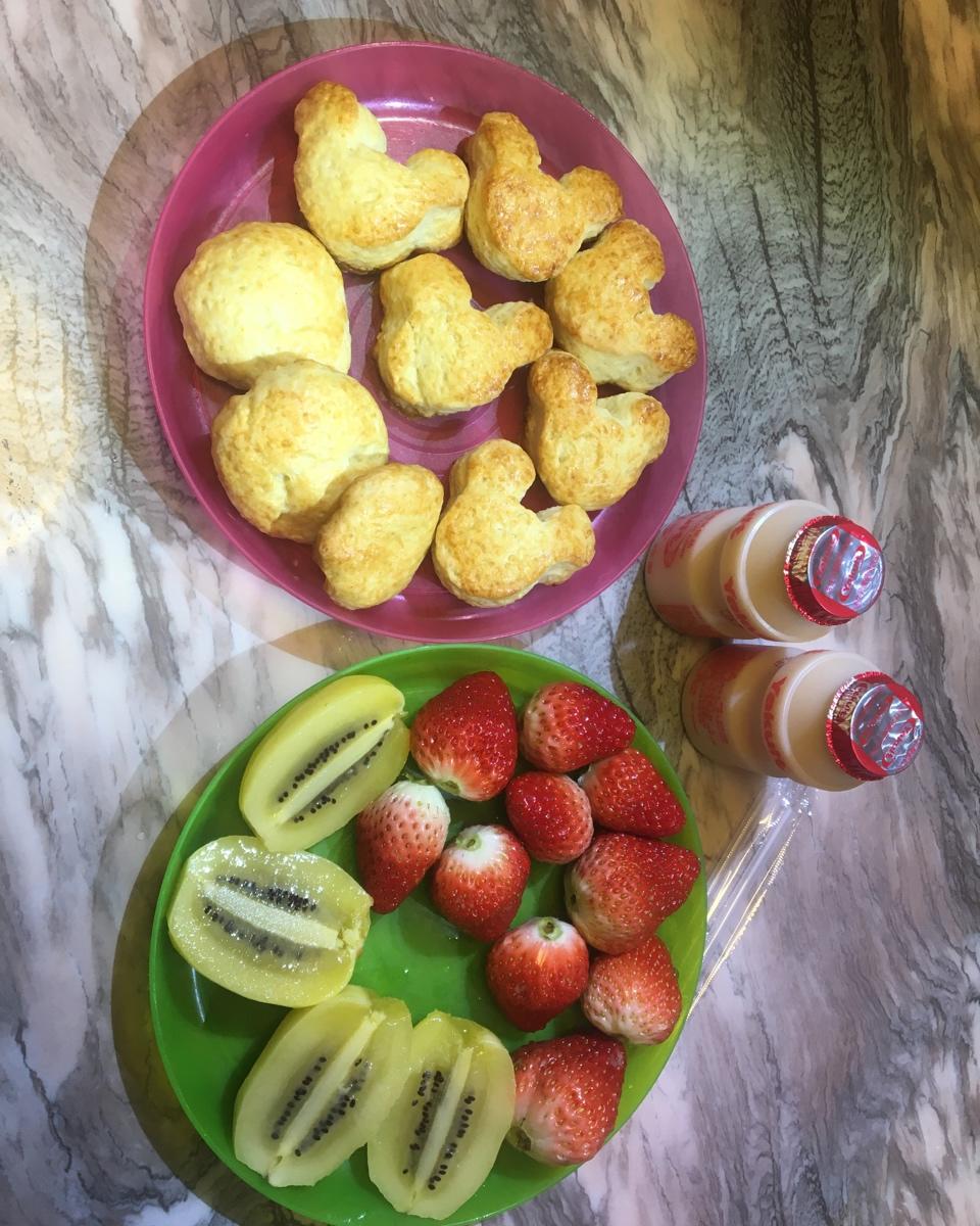 【视频】3分钟 奶油司康Scone(可能是世界上最快手的司康) 消耗淡奶油～