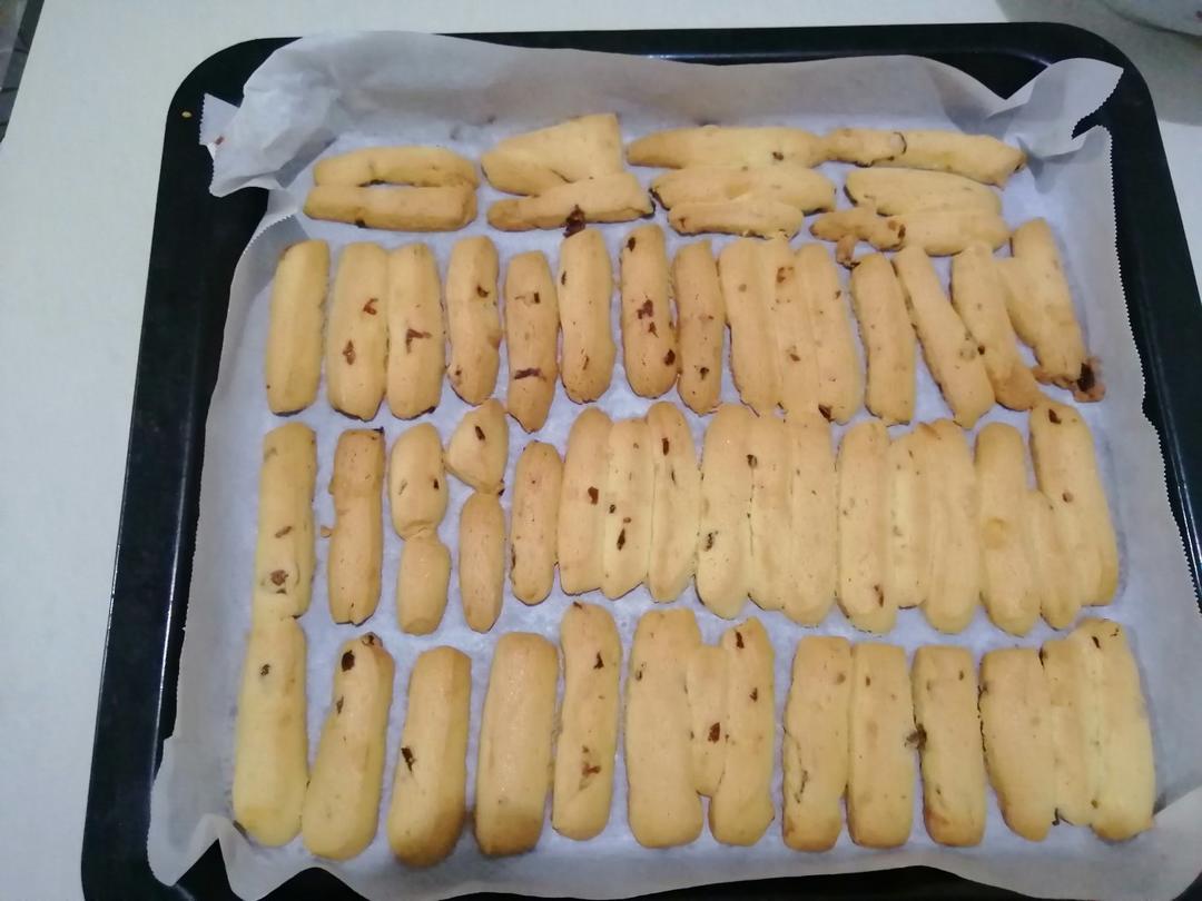 蔓越莓黑白黄油手指饼干