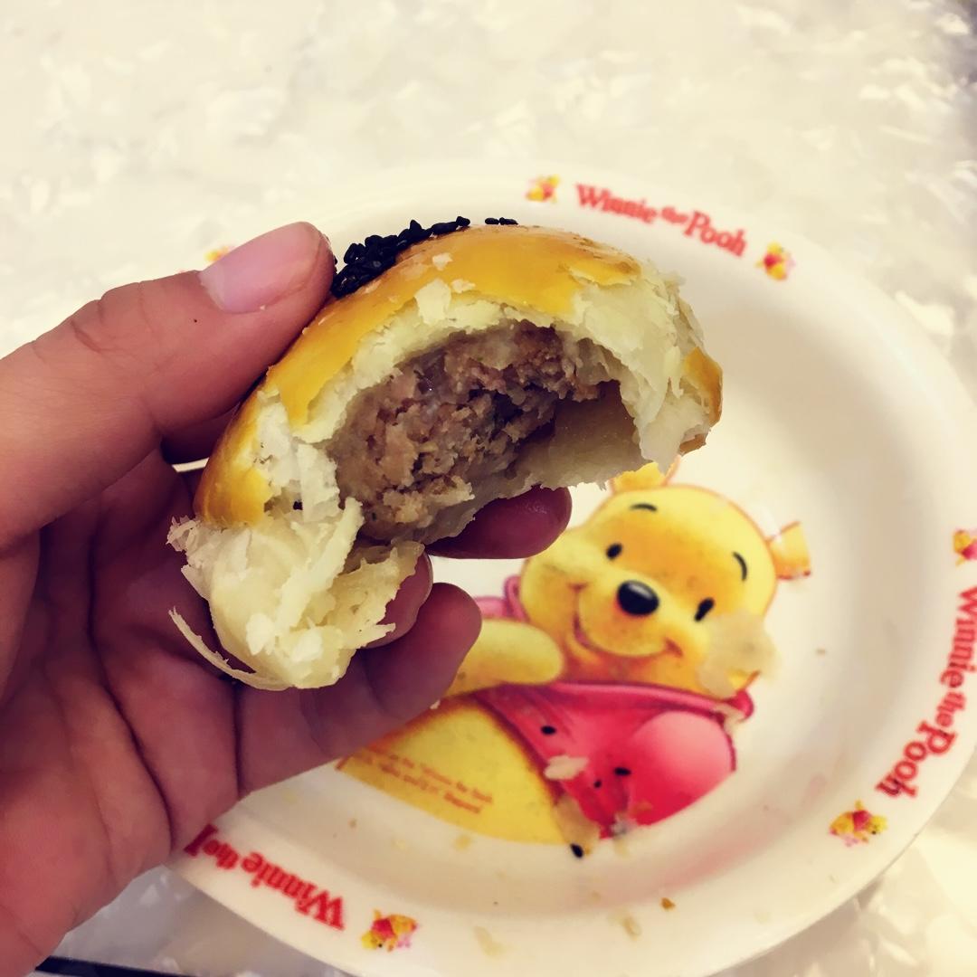 酥的掉渣的肉月饼