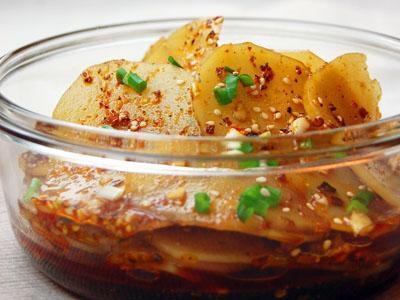 凉拌酸辣土豆片（未来网红小吃版）