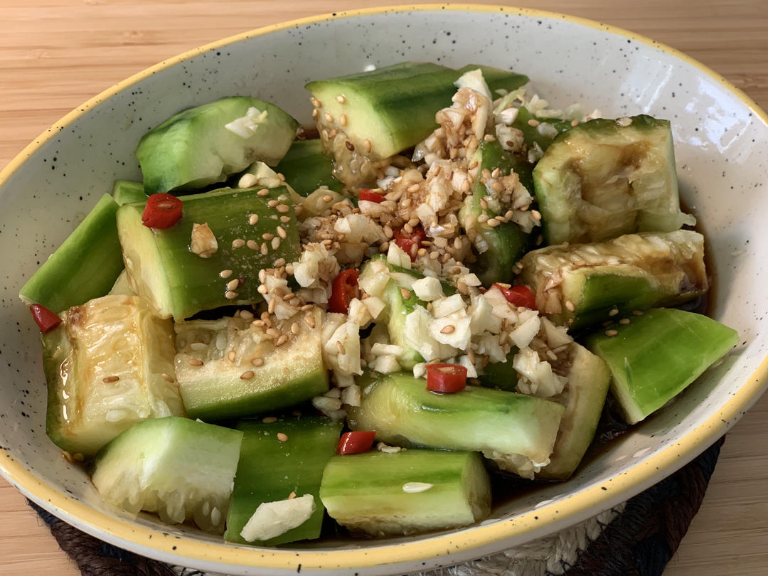 赞不绝口拍黄瓜🥒