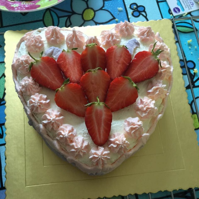 草莓戚风生日蛋糕