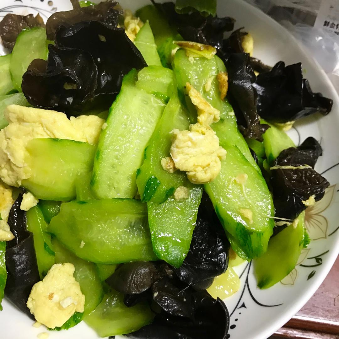 黄瓜木耳炒鸡蛋
