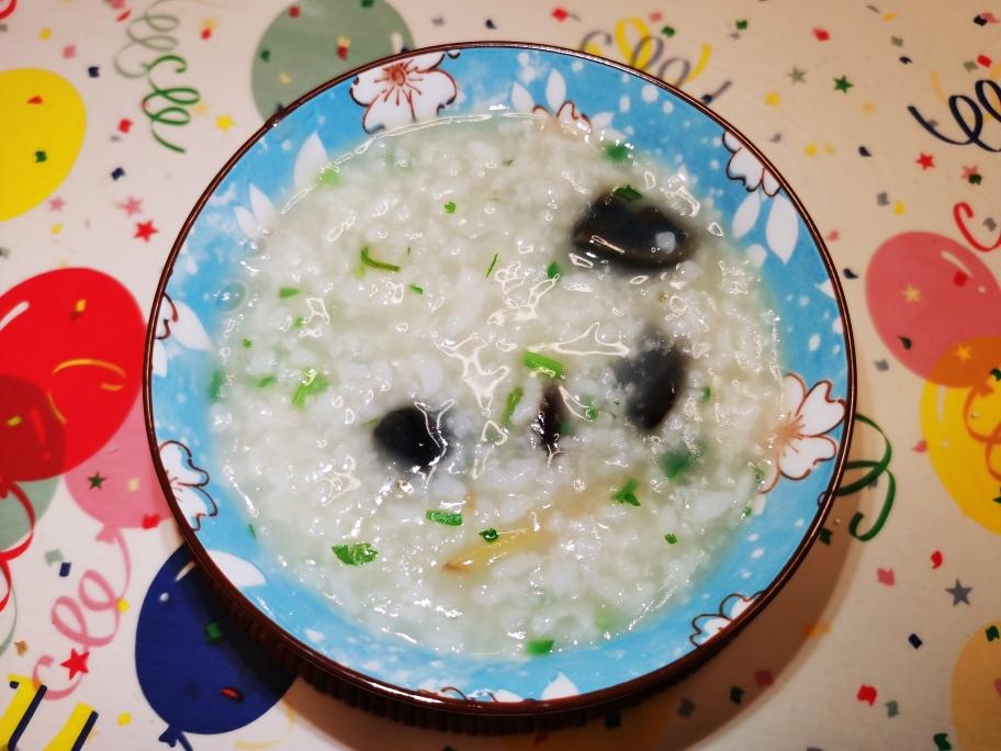 没有瘦肉的皮蛋粥的做法