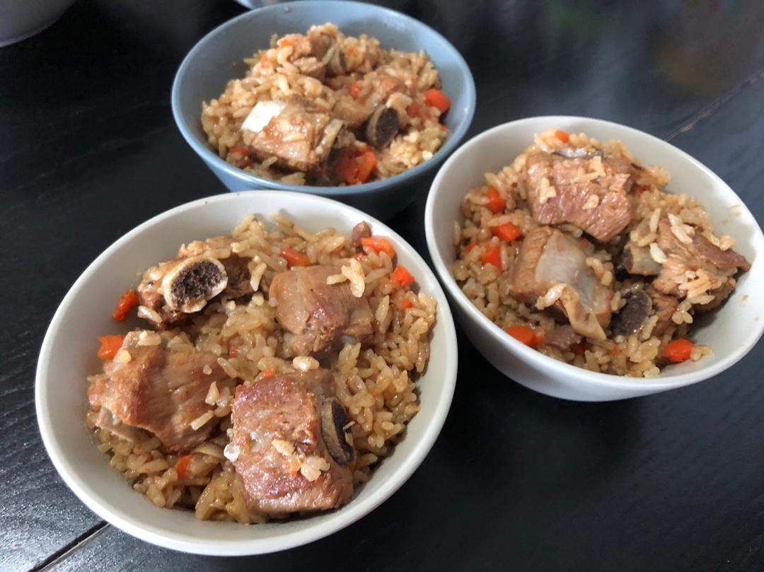 喷香排骨焖饭（爆好吃）