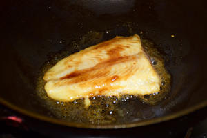 日式蒲烧巴沙鱼的做法 步骤2