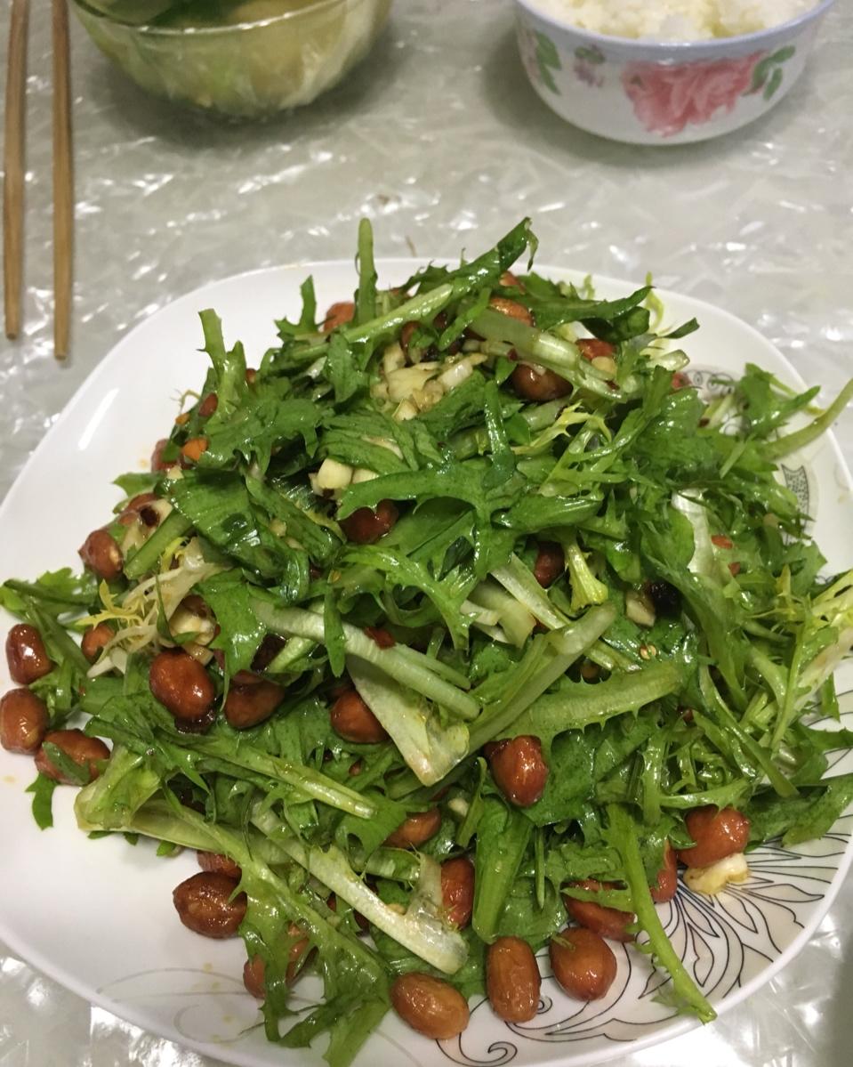 苦苣拌花生米