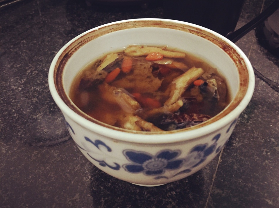 紫灵芝桂肉红枣汤