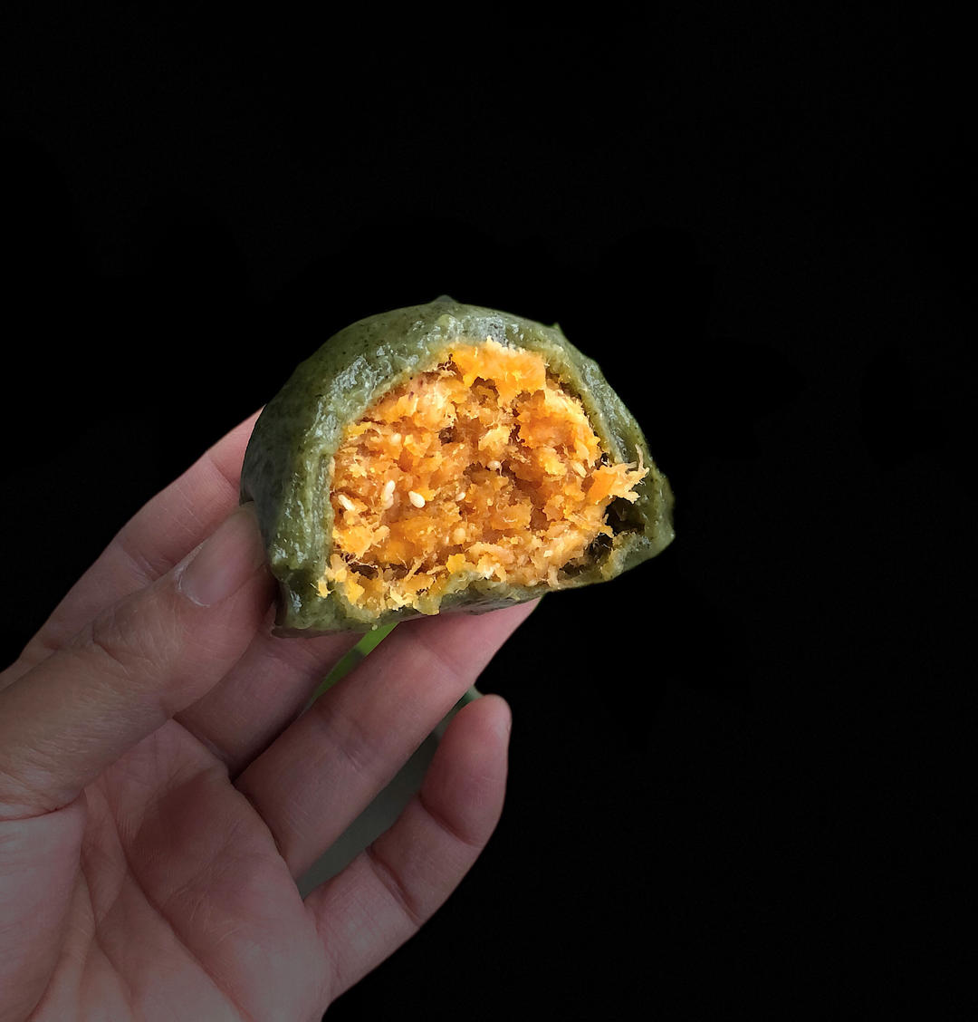 清明必吃的艾草青团