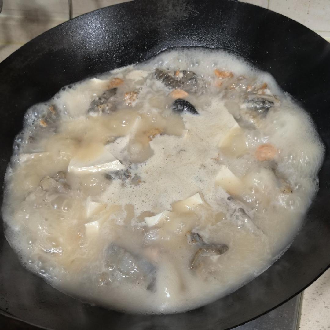 三文鱼头豆腐汤