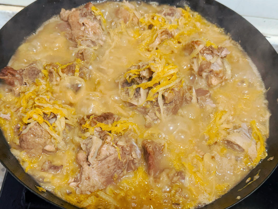 东北版酸菜炖大骨头（超简单，学不会你打我）